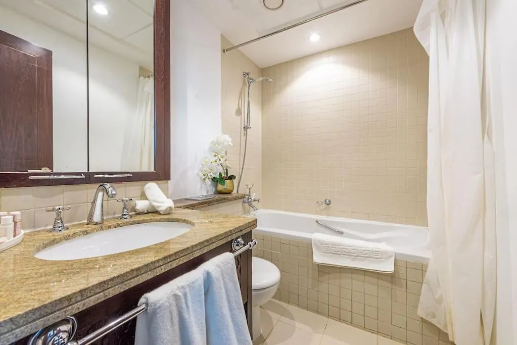 First Class 3Br With Full Burj Khalifa View Dubai Apartment